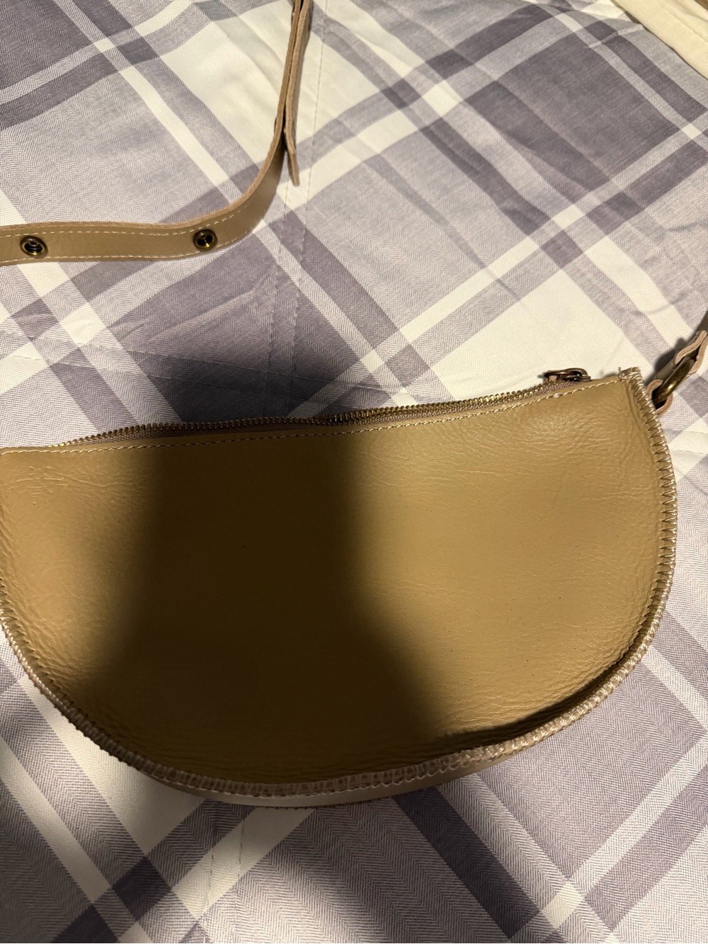 Lyons Leather tan bee purse and wallet